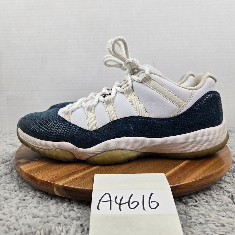 Jordan 11 Retro Low Men 10.5 Navy Snakeskin 2019 White Casual Sneaker CD6846-102